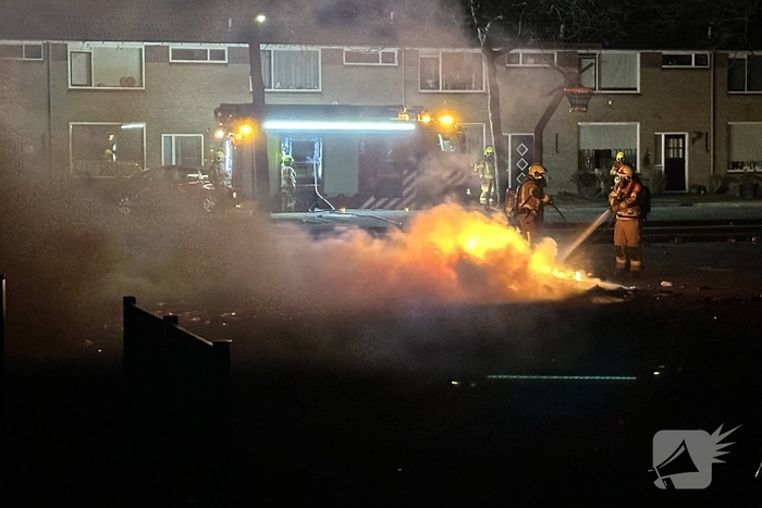 Buitenbrand zorgt voor zwarte rookwolken