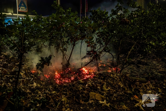 Meerdere brandstichtingen en bekogelingen door jongeren