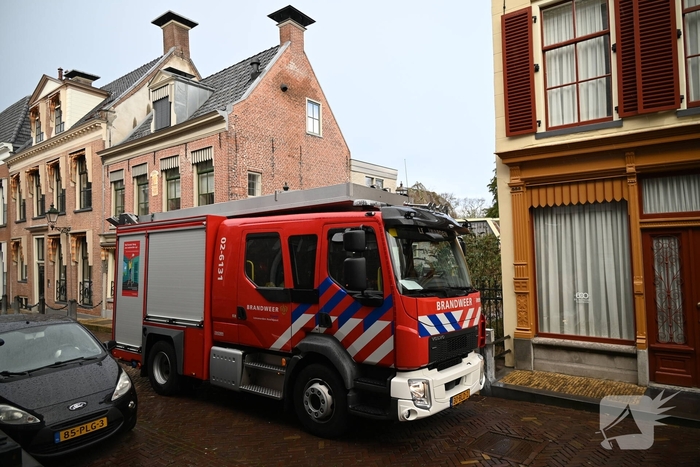 Elektrische kachel in brand leidt tot flinke inzet