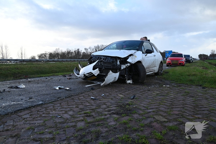 Auto zwaar beschadigd na ongeval