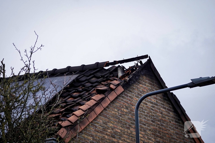 Schades van twee grote branden bij daglicht goed te zien