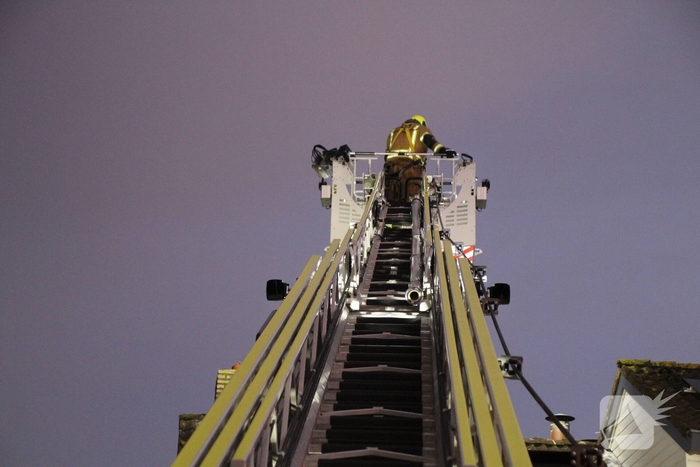 Brand in schoorsteen snel geblust