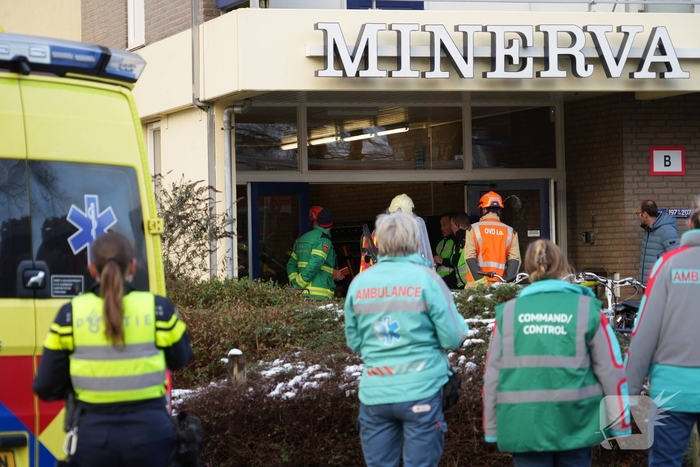 Uitslaande flatbrand, flatgebouw geëvacueerd