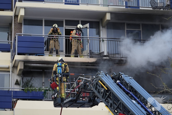 Uitslaande flatbrand, flatgebouw geëvacueerd