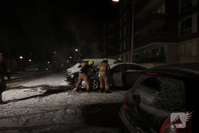 Voertuig in brand op parkeerplaats