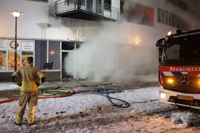 Uitslaande brand in restaurant leidt tot ontruiming appartementen