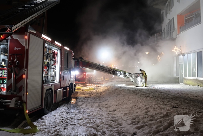 Uitslaande brand in restaurant leidt tot ontruiming appartementen