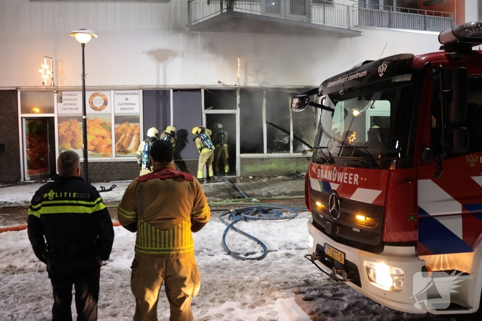 Uitslaande brand in restaurant leidt tot ontruiming appartementen