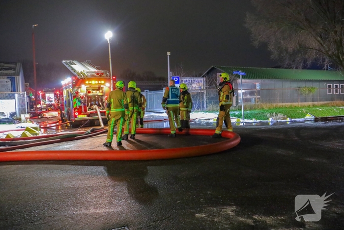 Grote brand op autosloperij