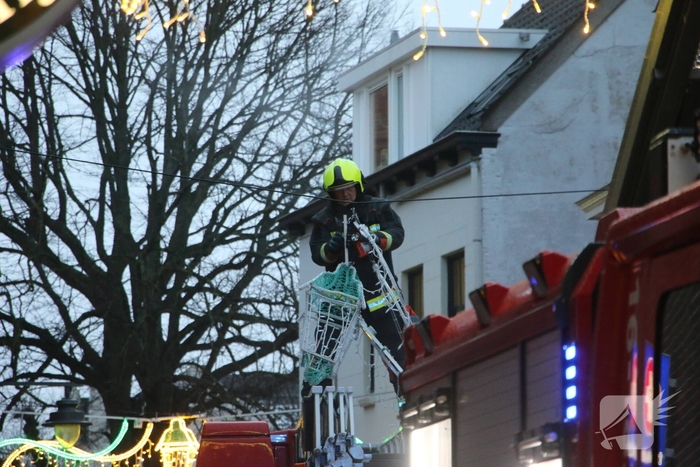 Middelbrand in snackbar zorgt voor rookpluimen