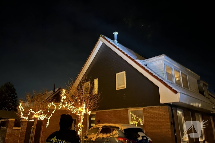 Brand in schoorsteen van woning