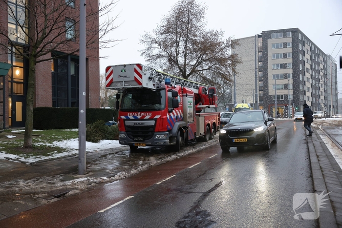 Hulpdiensten massaal aanwezig bij woningbrand