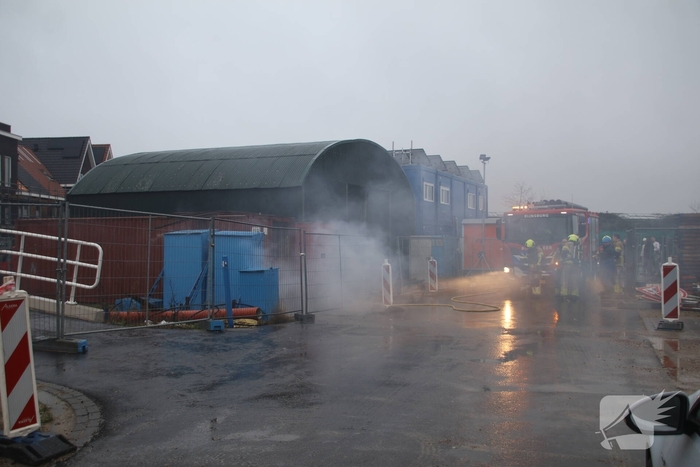 Brandweer bestrijdt brand in elektrakast