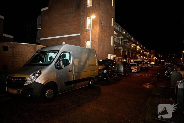 Vrouw overleden aangetroffen, man aangehouden