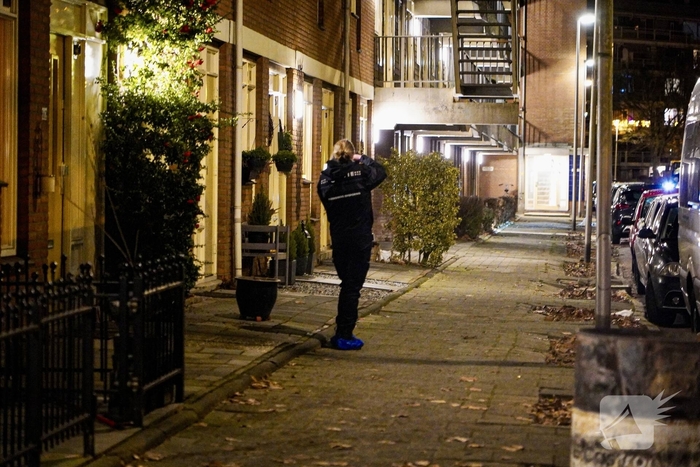Vrouw overleden aangetroffen, man aangehouden