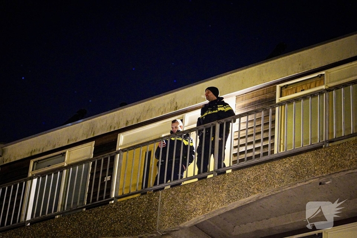 Vrouw overleden aangetroffen, man aangehouden