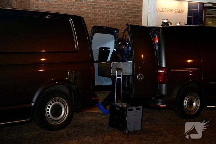 Vrouw overleden aangetroffen, man aangehouden