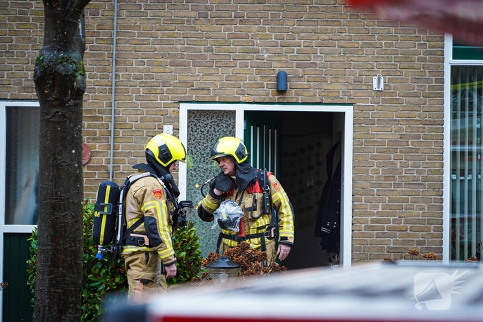 Bewoners niet thuis tijdens zolderbrand, twee katten gered