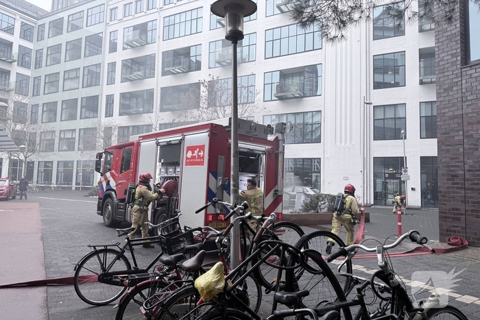 Brand in parkeergarage zorgt voor grote inzet brandweer
