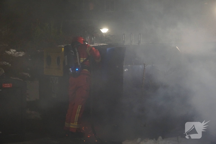 Papiercontainer in brand