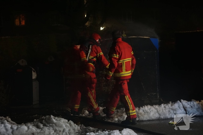 Papiercontainer in brand