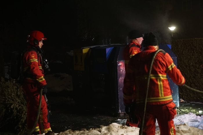 Papiercontainer in brand