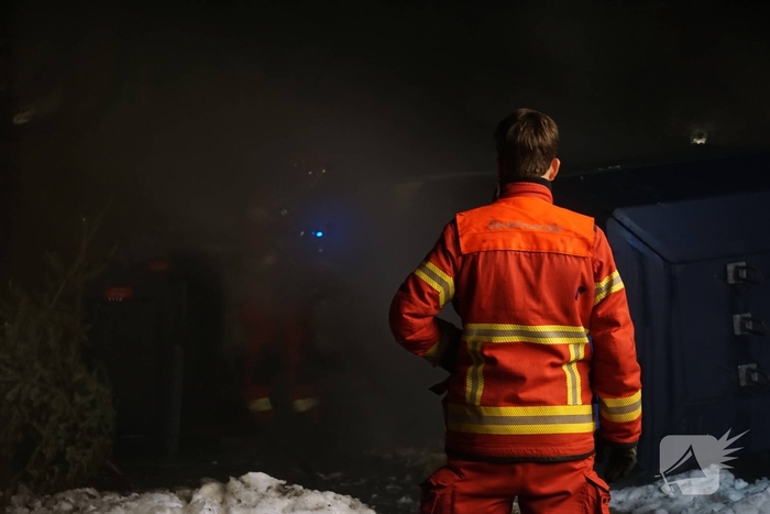 Papiercontainer in brand