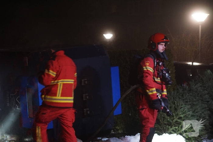 Papiercontainer in brand