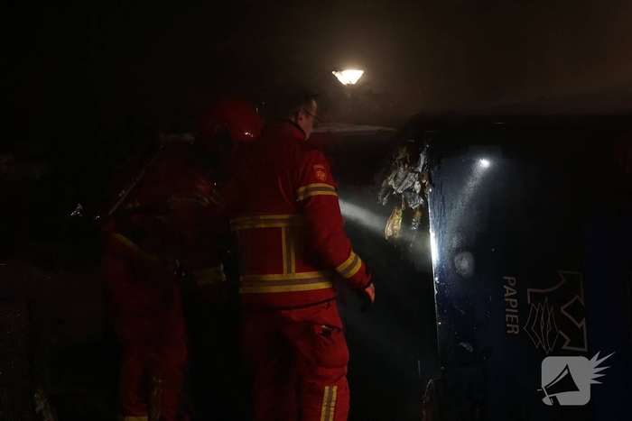 Papiercontainer in brand