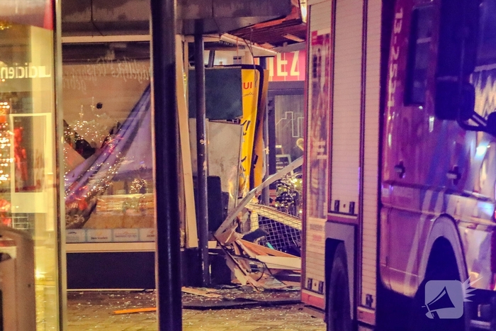 Explosie slaat gevel weg bij plofkraak op geldautomaat