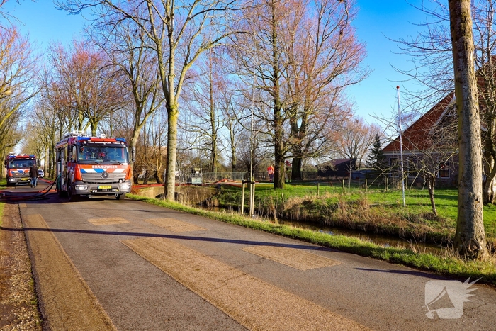 Brand in boerderij leidt tot rookinhalatie