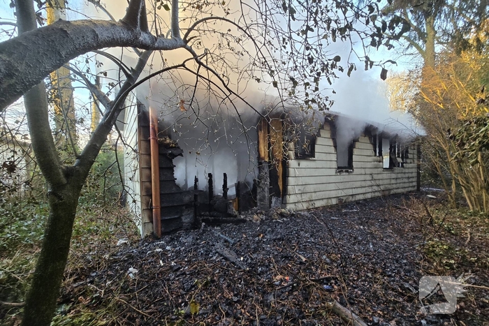 Dikke rookwolken bij brand in Duinrell