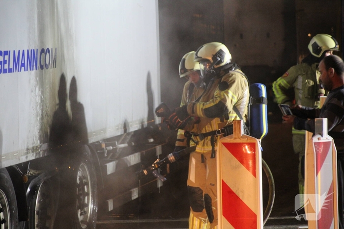 Brand aan trailer vrachtwagen onder controle