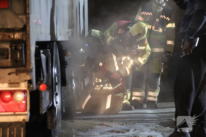 Brand aan trailer vrachtwagen onder controle