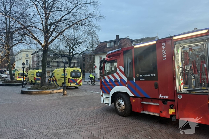 Meerdere explosies, woning verwoest, minstens één slachtoffer
