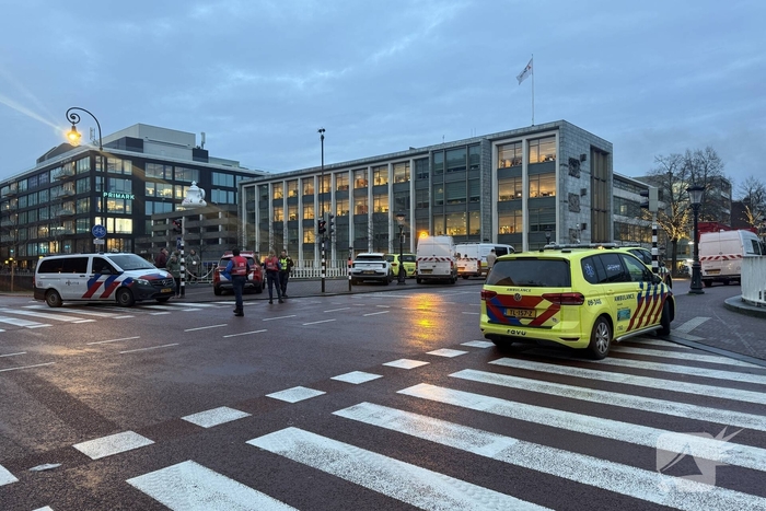 Meerdere explosies, woning verwoest, minstens één slachtoffer