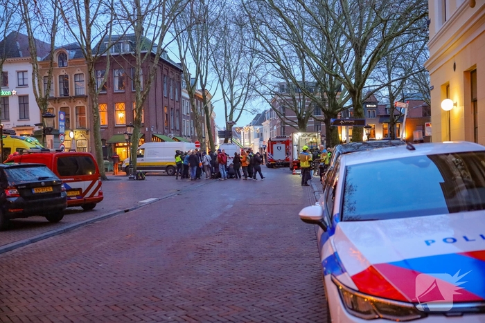 Meerdere explosies, woning verwoest, minstens één slachtoffer