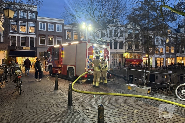 Meerdere explosies, woning verwoest, minstens één slachtoffer