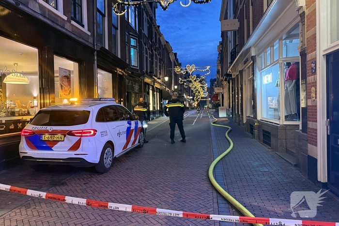 Meerdere explosies, woning verwoest, minstens één slachtoffer