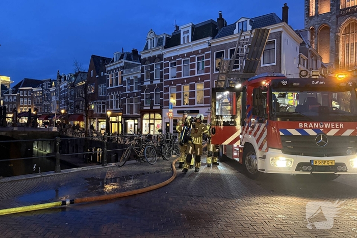 Meerdere explosies, woning verwoest, minstens één slachtoffer