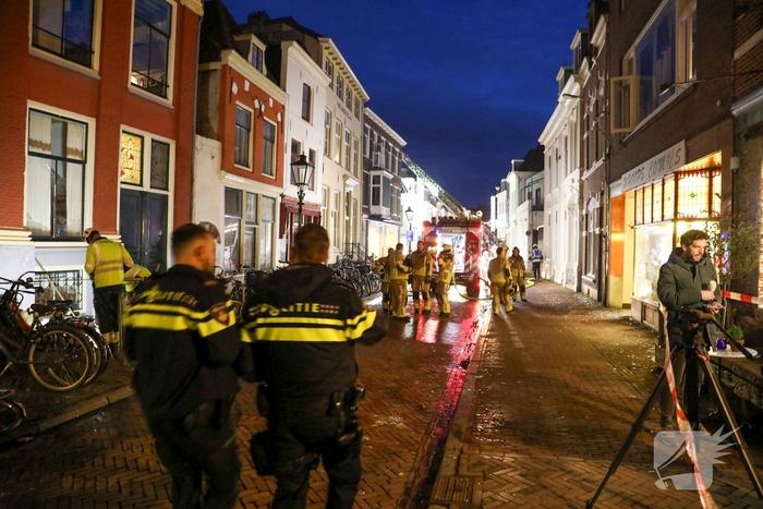 Meerdere explosies, woning verwoest, minstens één slachtoffer