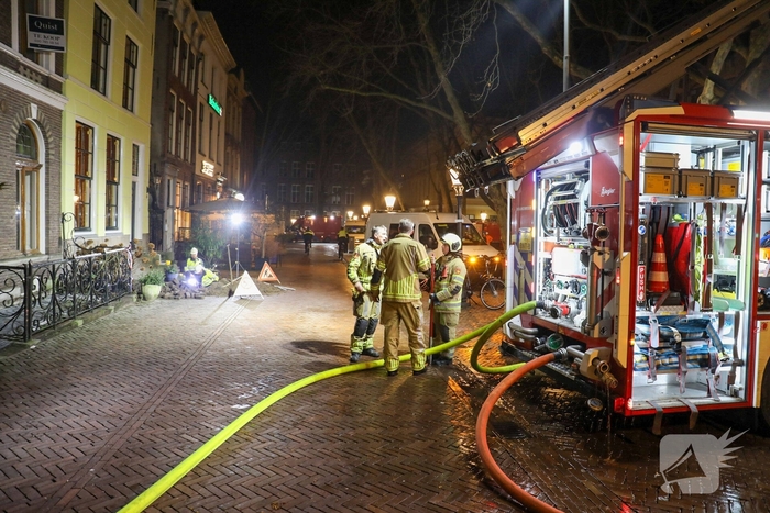 Meerdere explosies, woning verwoest, minstens één slachtoffer