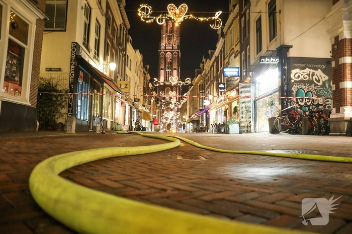 Meerdere explosies, woning verwoest, minstens één slachtoffer