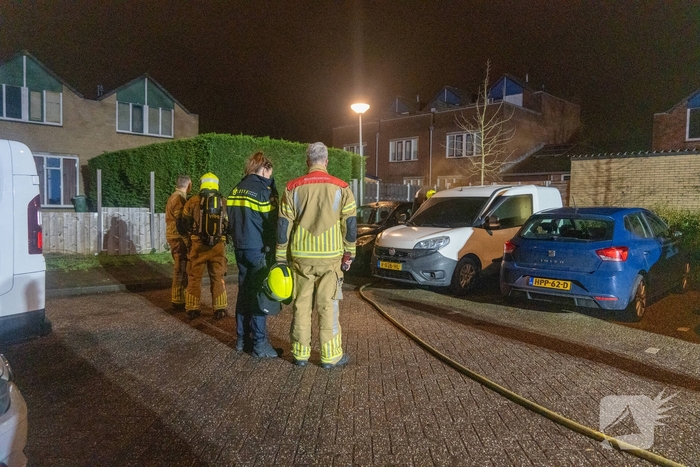 Brand in auto vergt inzet van hulpdiensten