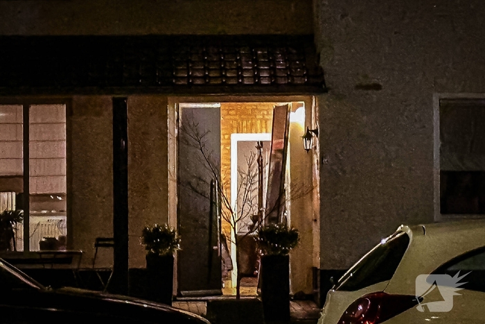Arrestatieteam valt woning binnen