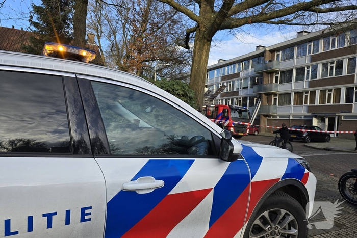 Brand in woning leidt tot afzetting van de straat