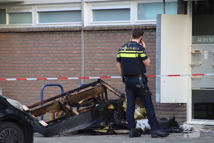 Brand in woning leidt tot afzetting van de straat