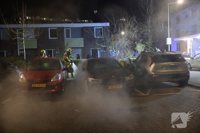 Brandstichting leidt tot felle autobrand