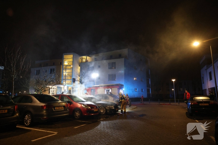 Brandstichting leidt tot felle autobrand