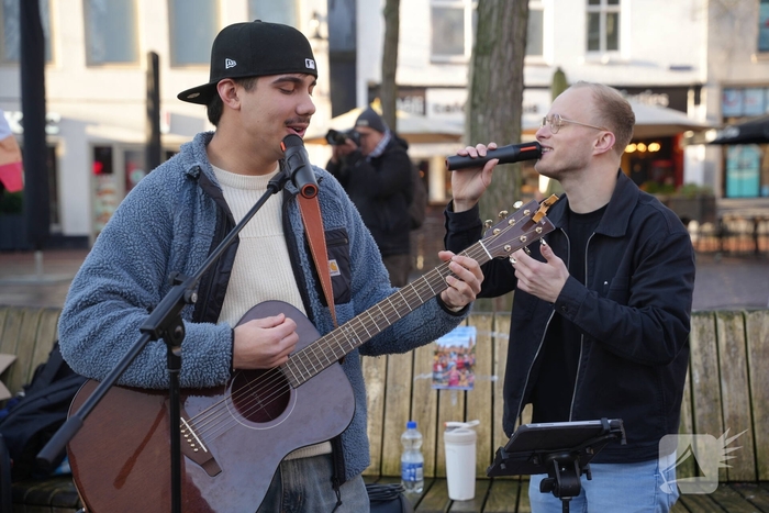 Activisten protesteren tegen Frontrunners Ministries